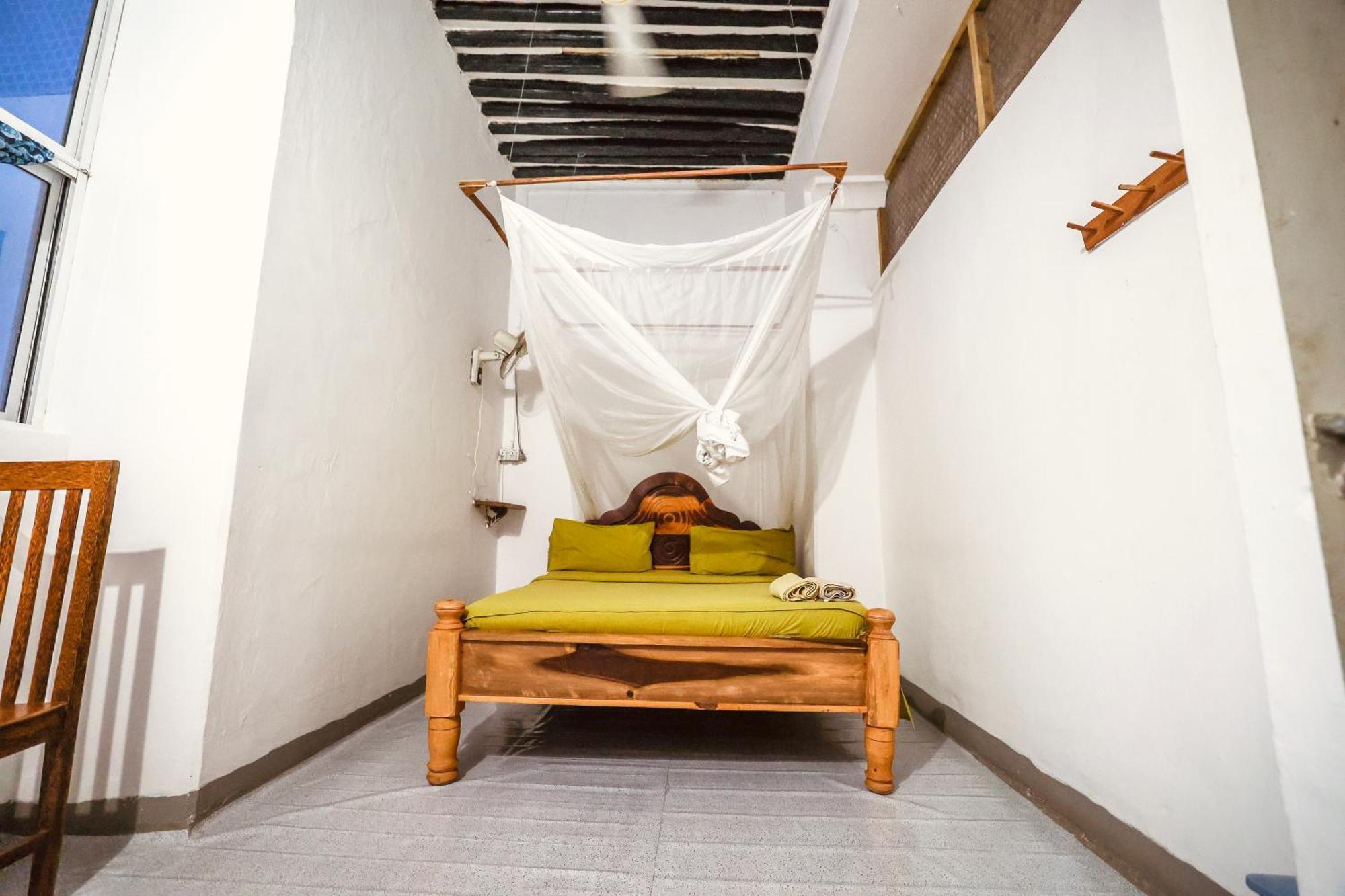 Balcony House Bed & Breakfast Zanzibar Room photo